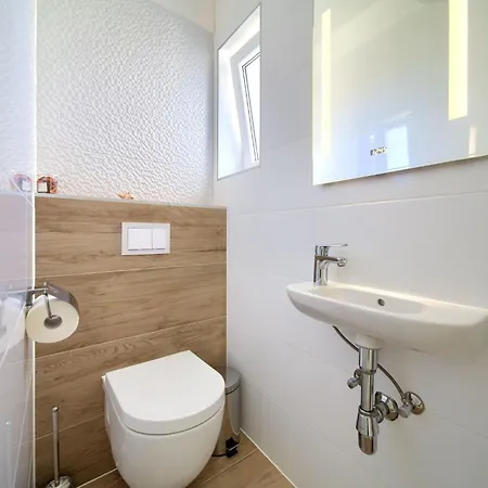 Nadica Deluxe 4 By Interhome