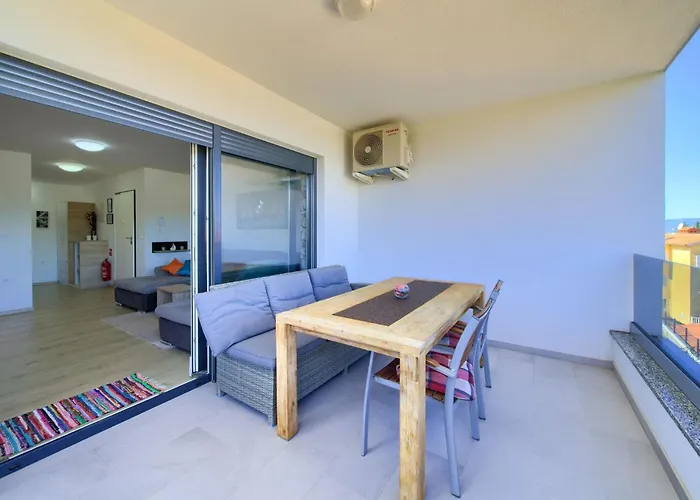 Nadica Deluxe 4 By Interhome ונטאצ'יצ'י