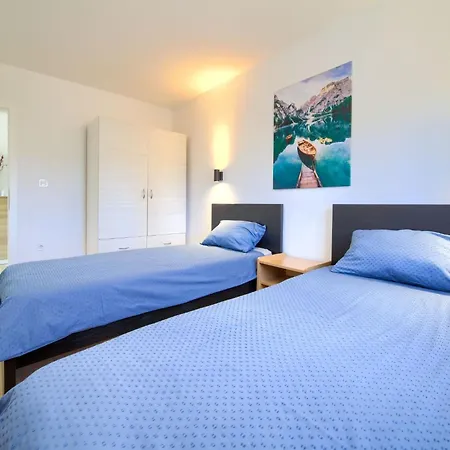 Nadica Deluxe 4 By Interhome